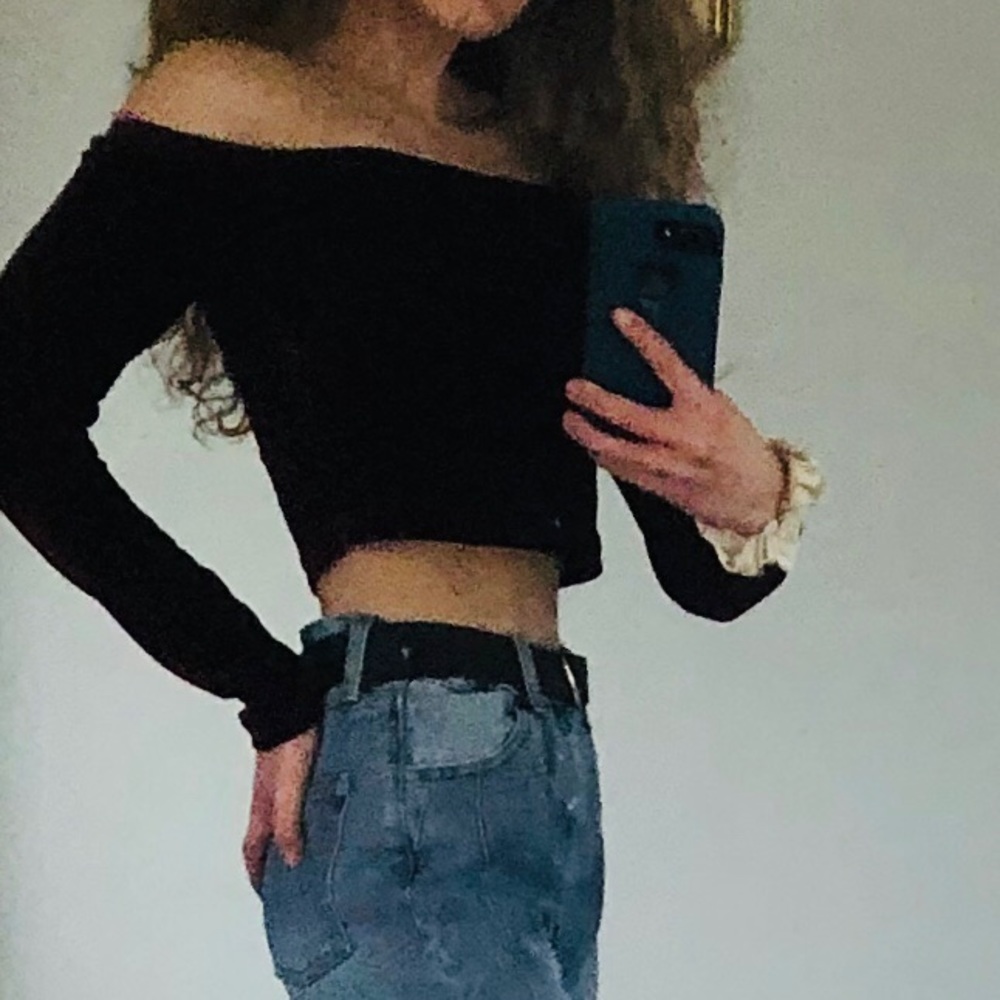 Off the shoulder velvet crop top